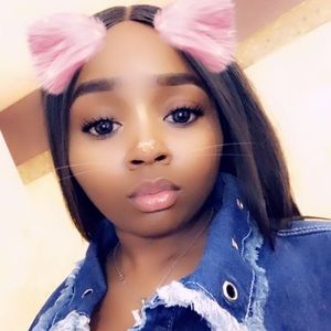 Meet your Posher, Shakera